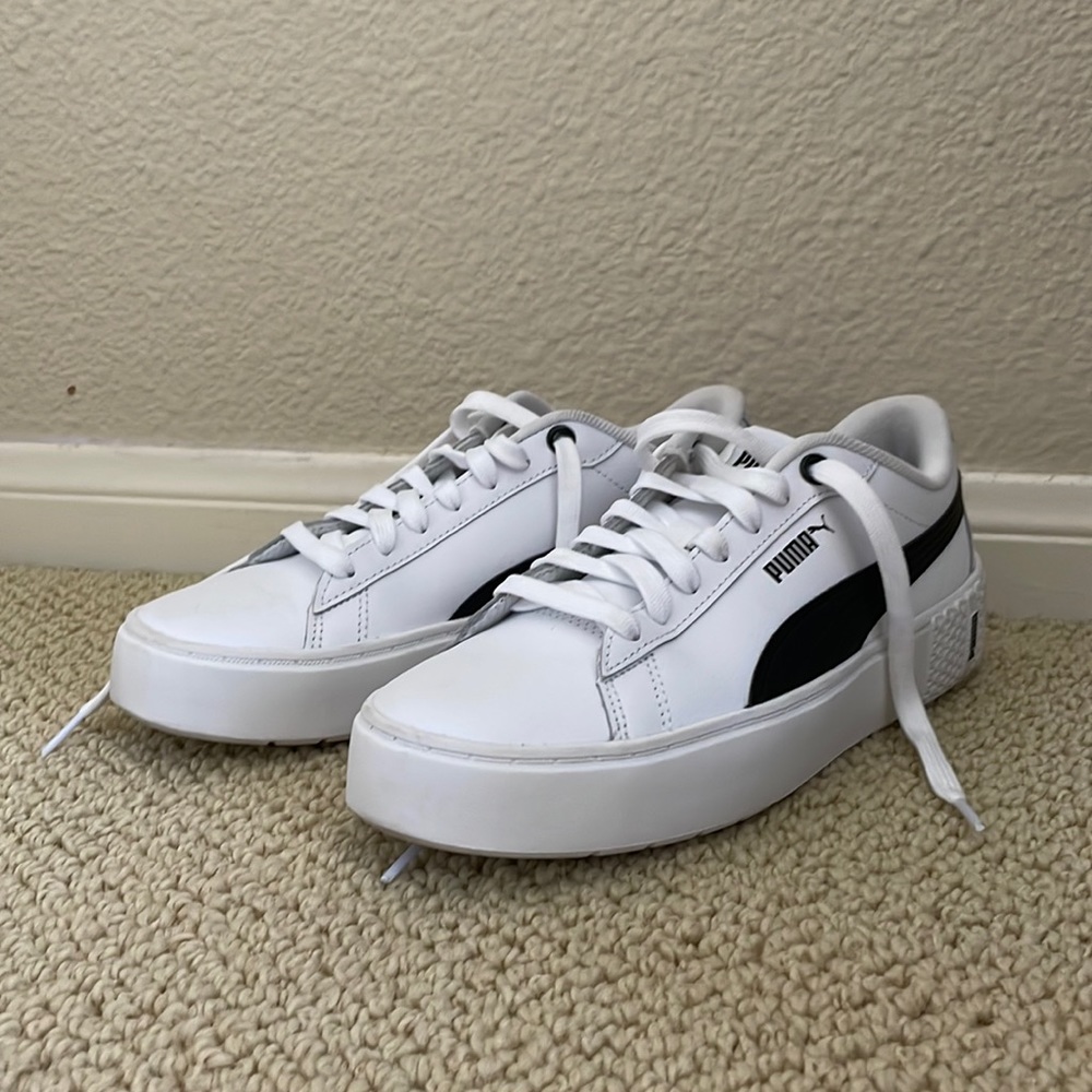 Puma Sneakers - Size 7